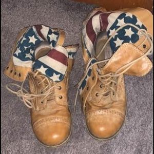 Americana combat boots